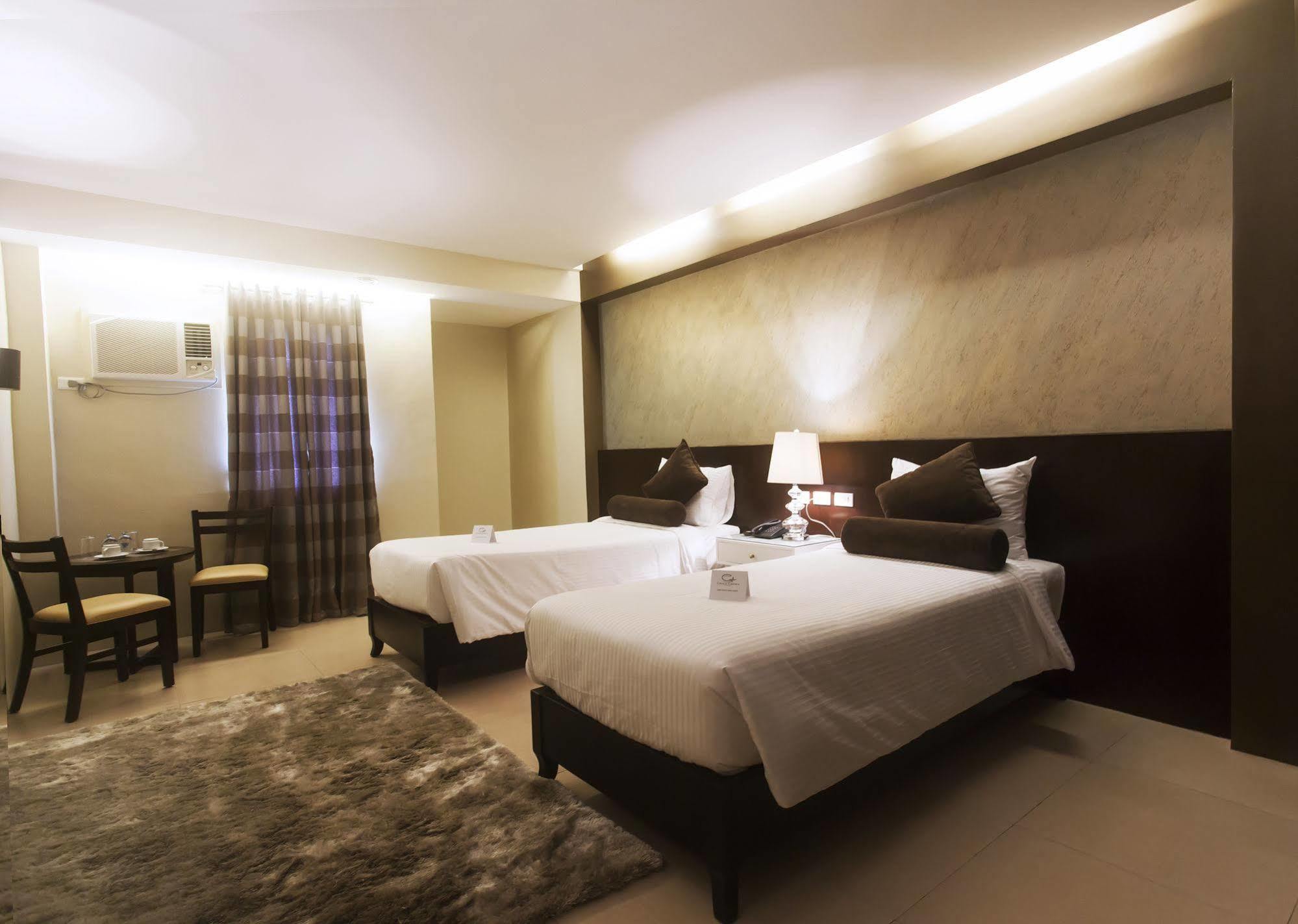 Grace Crown Hotel アンヘレス エクステリア 写真
