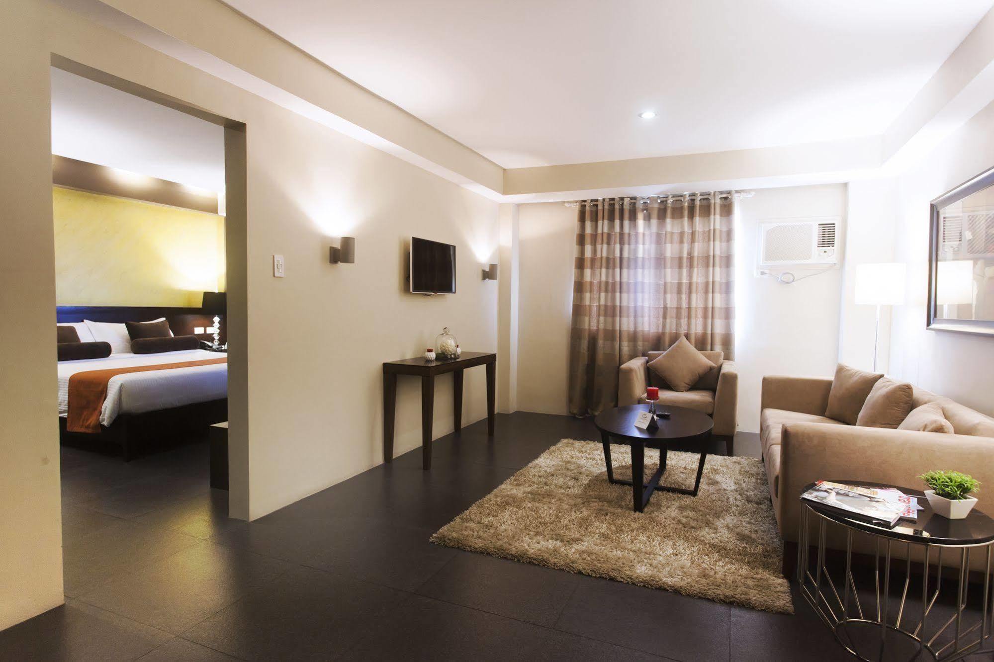 Grace Crown Hotel アンヘレス エクステリア 写真