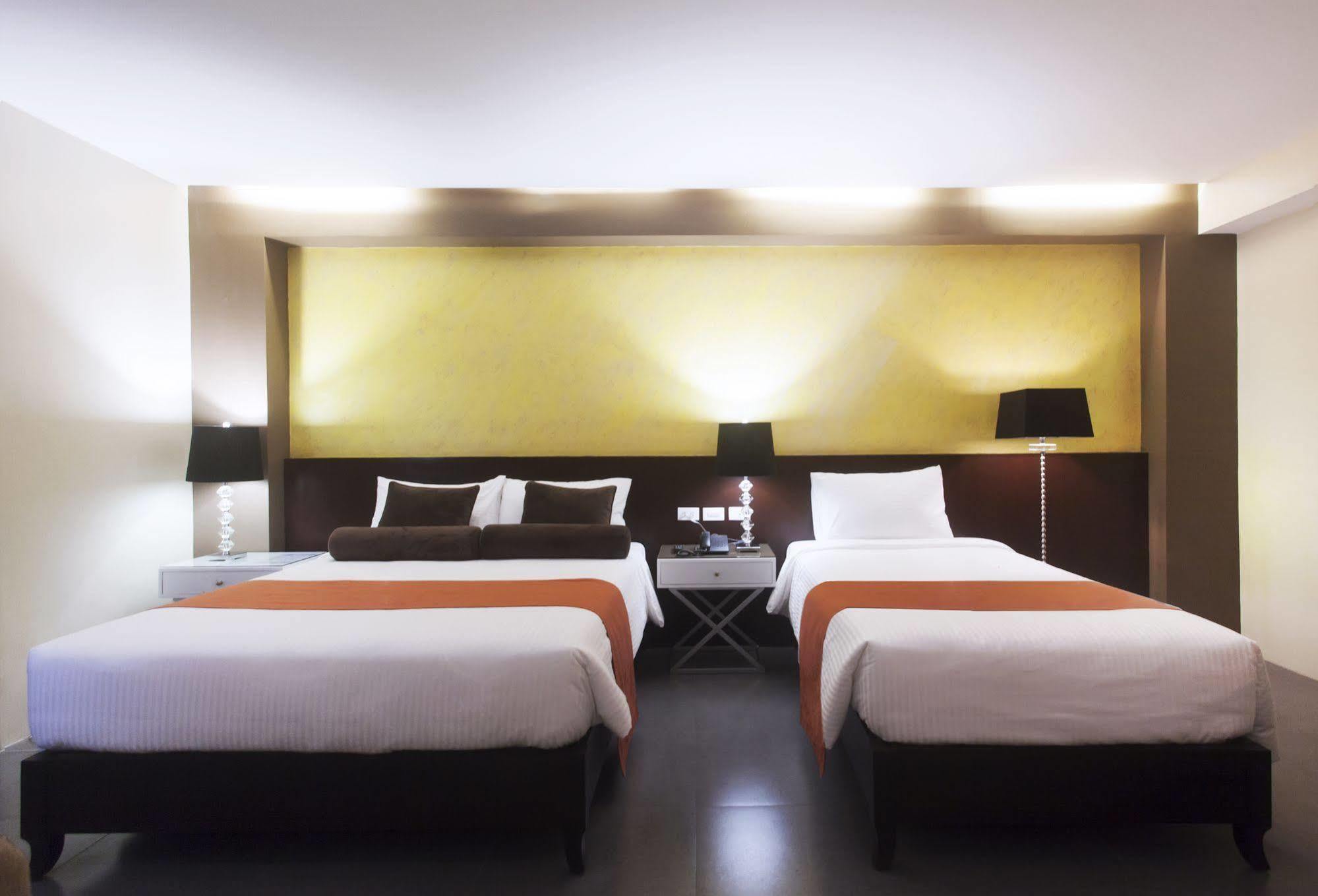Grace Crown Hotel アンヘレス エクステリア 写真