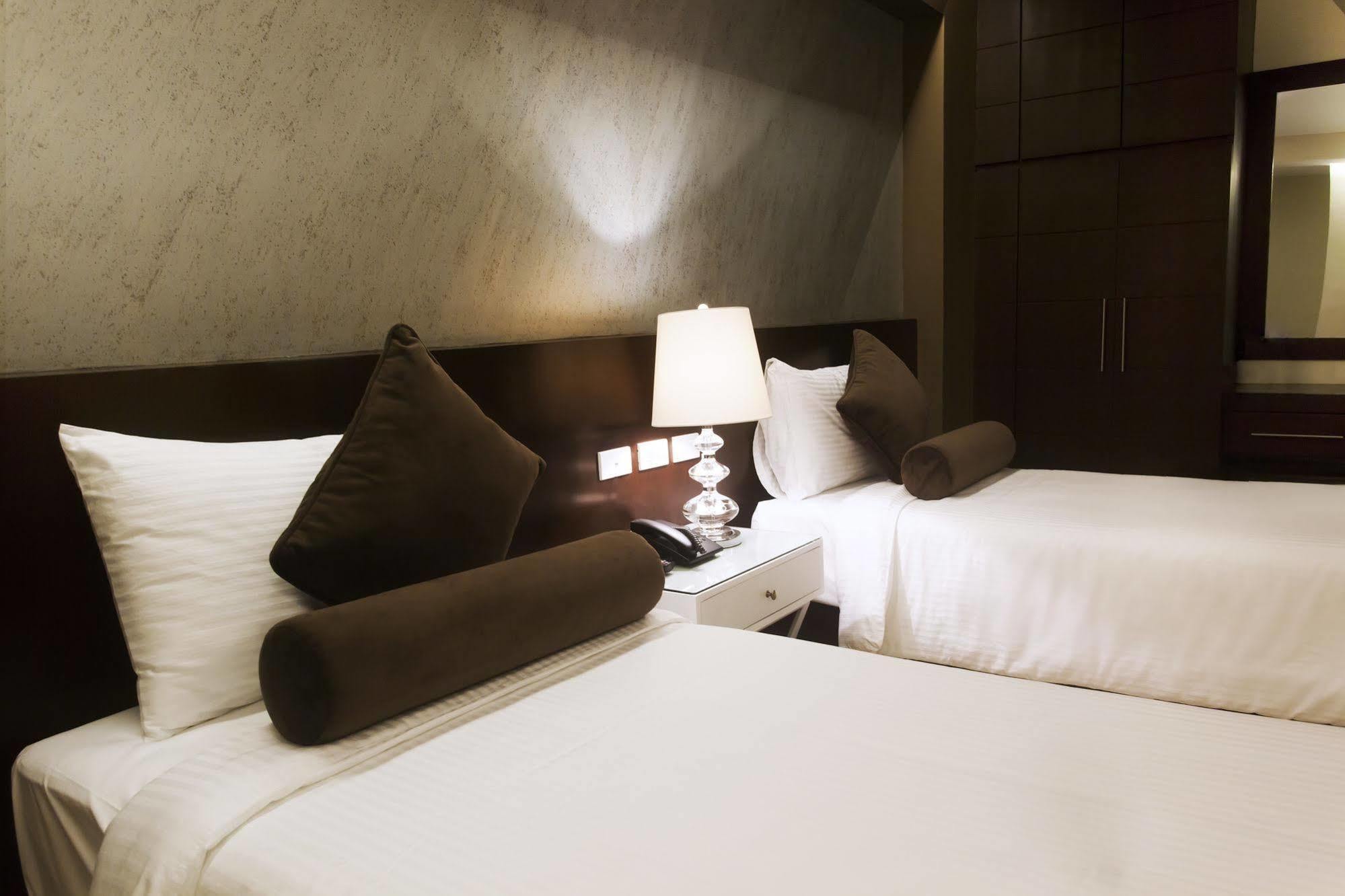 Grace Crown Hotel アンヘレス エクステリア 写真